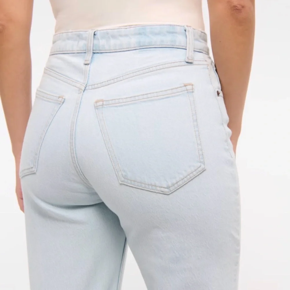 Abercrombie & Fitch Light Blue Curve Love High Rise 90s Relaxed Jean Size 22